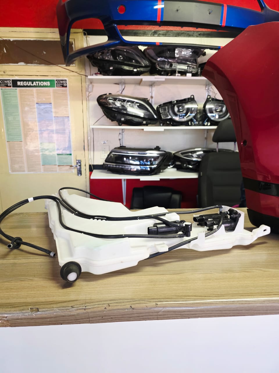WINDOR WASHER BOTTLE 2023 LAND ROVER RANGE ROVER SPORT