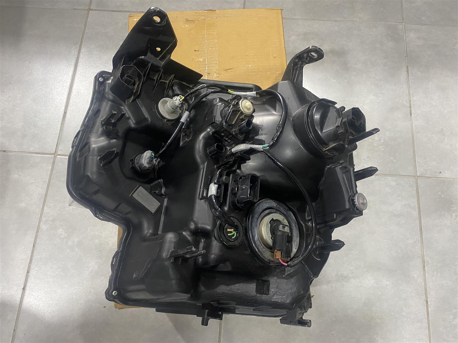 2025 FORD RANGER T9 HALOGEN HEADLIGHT RIGHT SIDE FOR SALE.IN EXCELLENT CONDITION - Private Seller 2025 FORD RANGER T9 HALOGEN HEADLIGHT RIGHT SIDE FOR SALE.IN EXCELLENT CONDITION - Private Seller