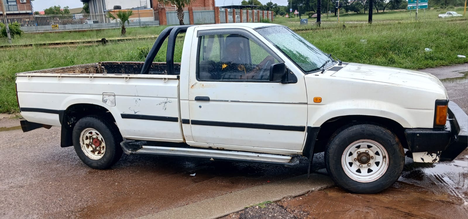 NISSAN 1 TONNER FOR STRIPPING - Private Seller NISSAN 1 TONNER FOR STRIPPING - Private Seller