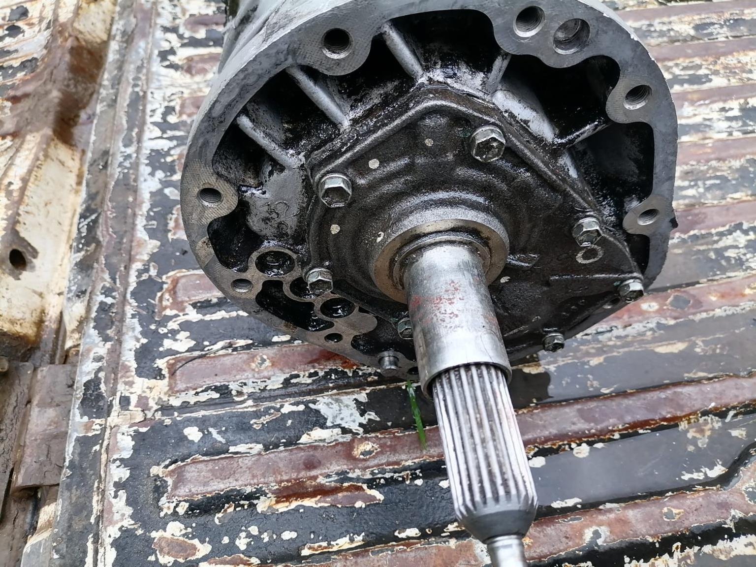 Toyota hilux D4D 4x4 Gearbox in very good condition - Private Seller Toyota hilux D4D 4x4 Gearbox in very good condition - Private Seller