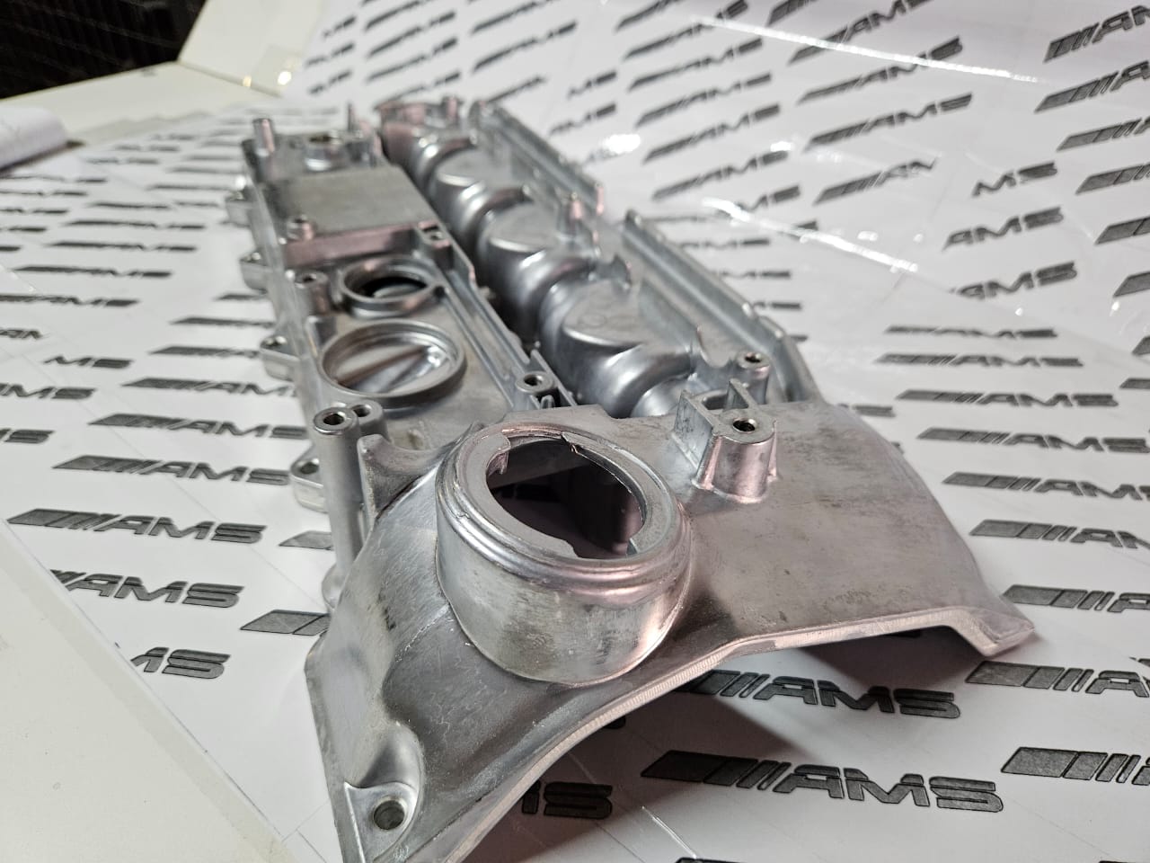NEW MERCEDES W204 TAPPET COVER (ALUMINIUM) - Private Seller