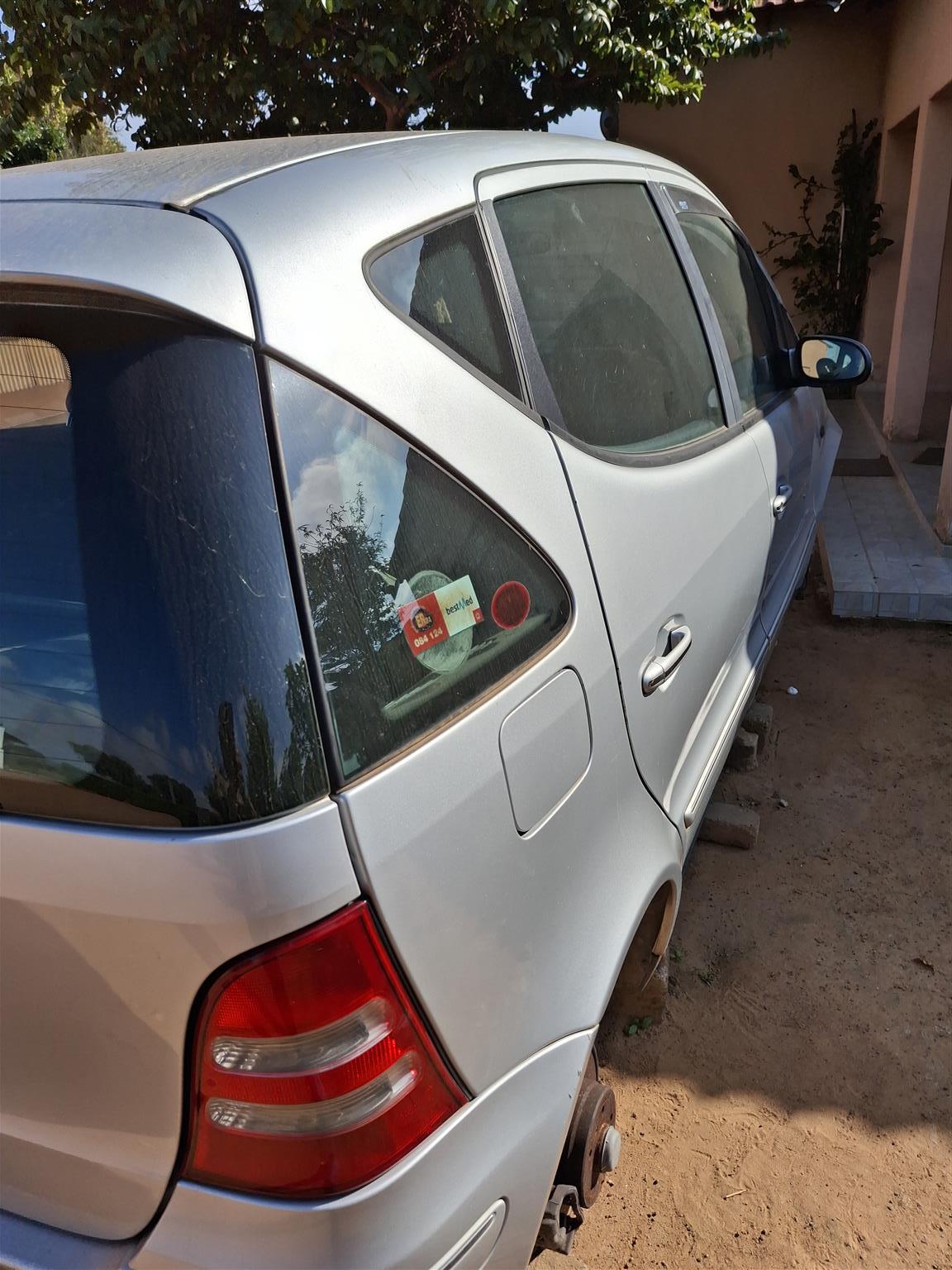 Mercedes A160 for sale. Starter, no idling. No papers, sold as is.