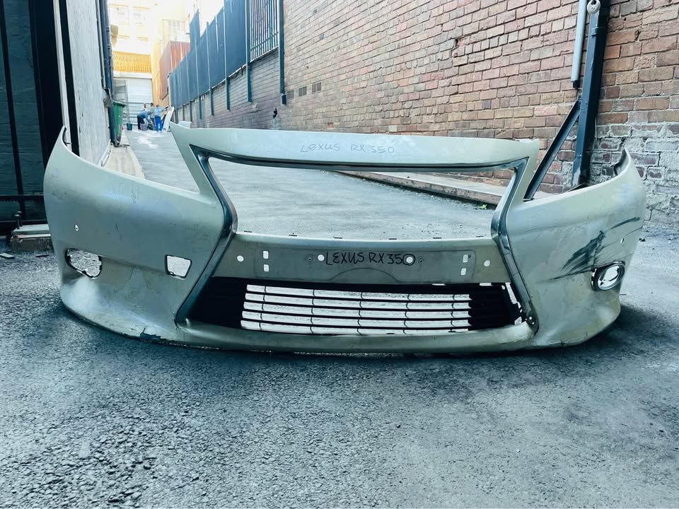 Lexus Es350/Es300H Front Bumper 2016 - Private Seller