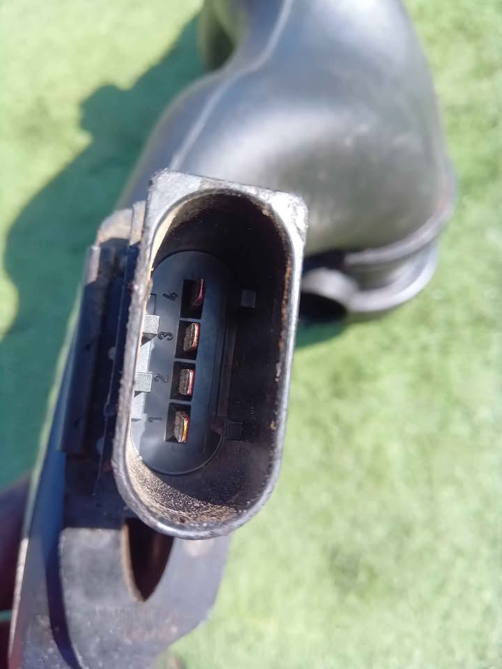 MERCEDES BENZ OM642 3.0 DIESEL ENGINE AIR INTAKE PIPE 4PIN FOR SALE W164/ SPRINTER /W204 /W212/VITO