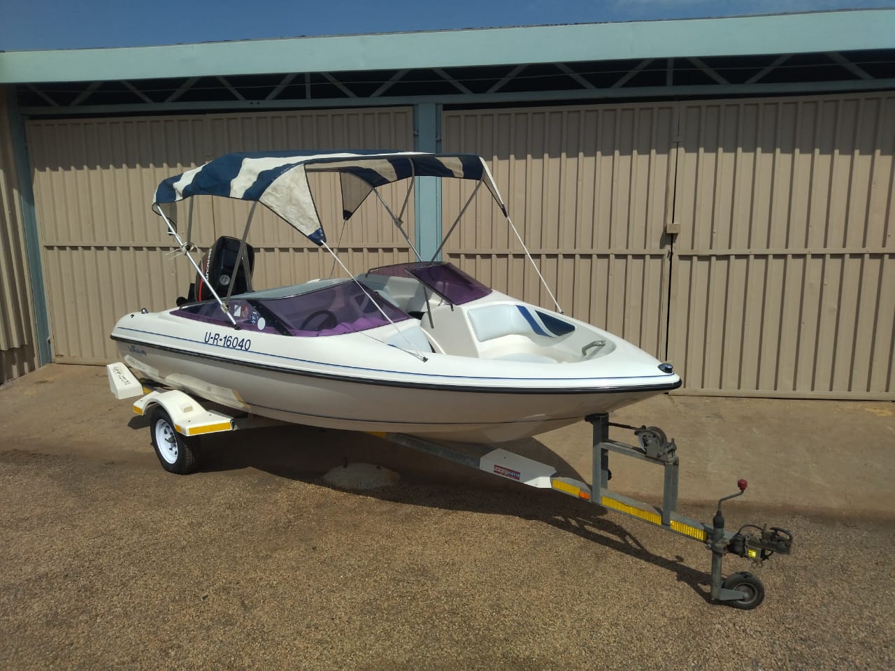 2000 Velocity Boat with engine