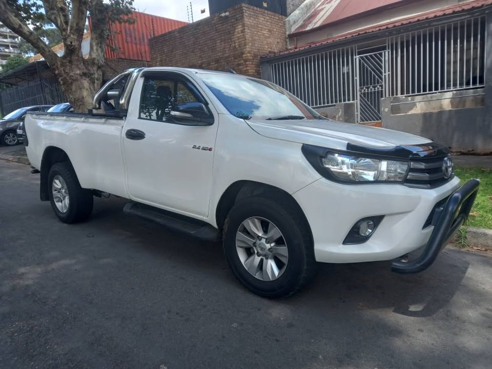 2018 Toyota Hilux Single Cab 2.4 GD6 SRX Diesel, Manual 4x4,