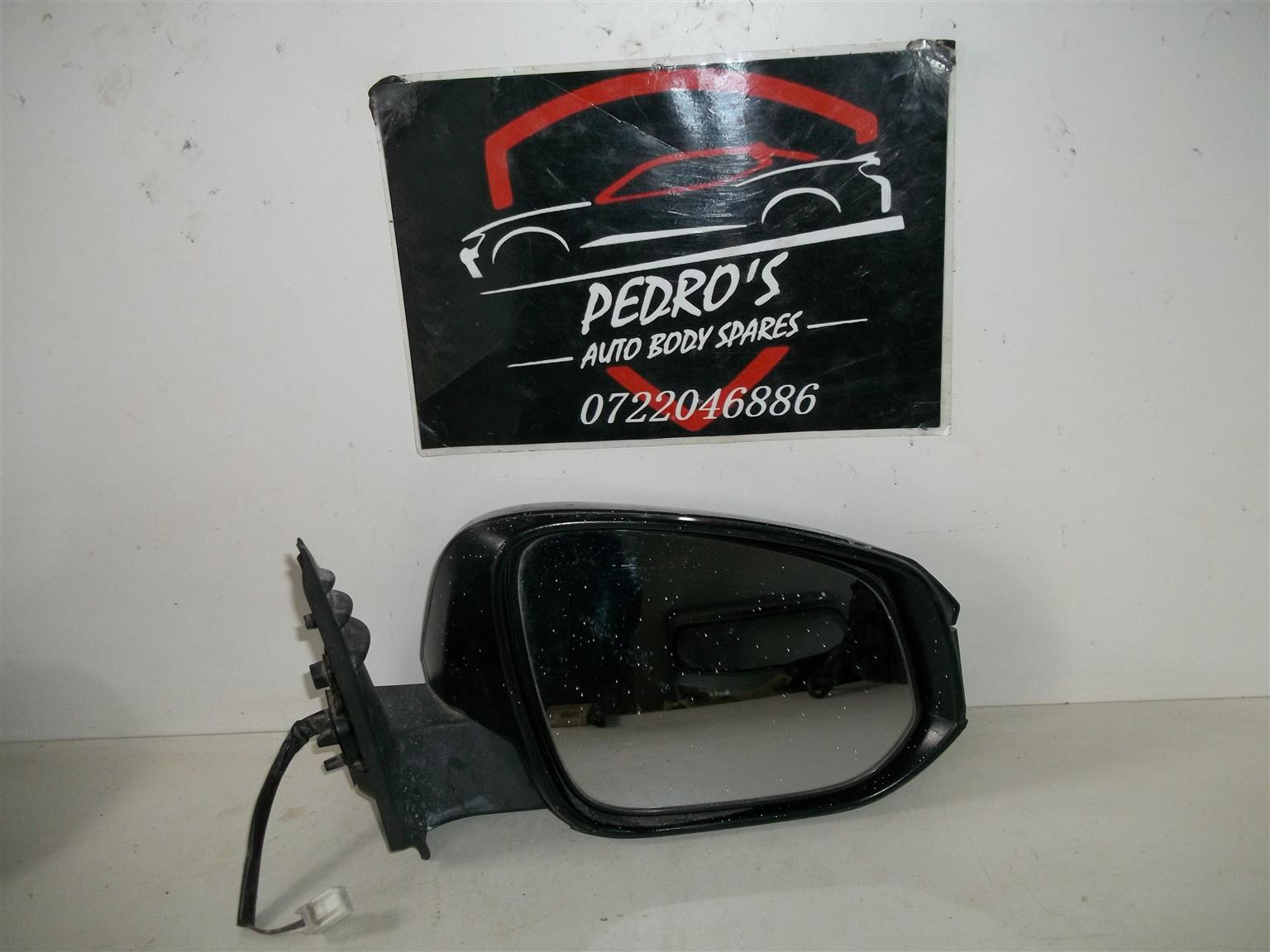 Toyota Hilux GD6 '16-'18 right mirror (Electric) - Private Seller Toyota Hilux GD6 '16-'18 right mirror (Electric) - Private Seller