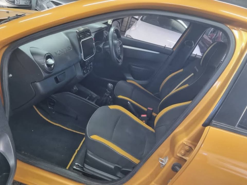 2022 Renault Kwid 1.0 Easy-R Automatic 54000km Mechanically Perfect with Canopy, Clothes Sea