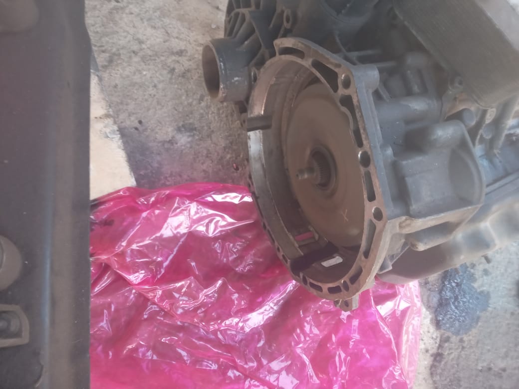 Gearbox for VW Touareg 2.0 TDi suitable for Golf 6 TDi and Golf 6 GTi - Private Seller Gearbox for VW Touareg 2.0 TDi suitable for Golf 6 TDi and Golf 6 GTi - Private Seller