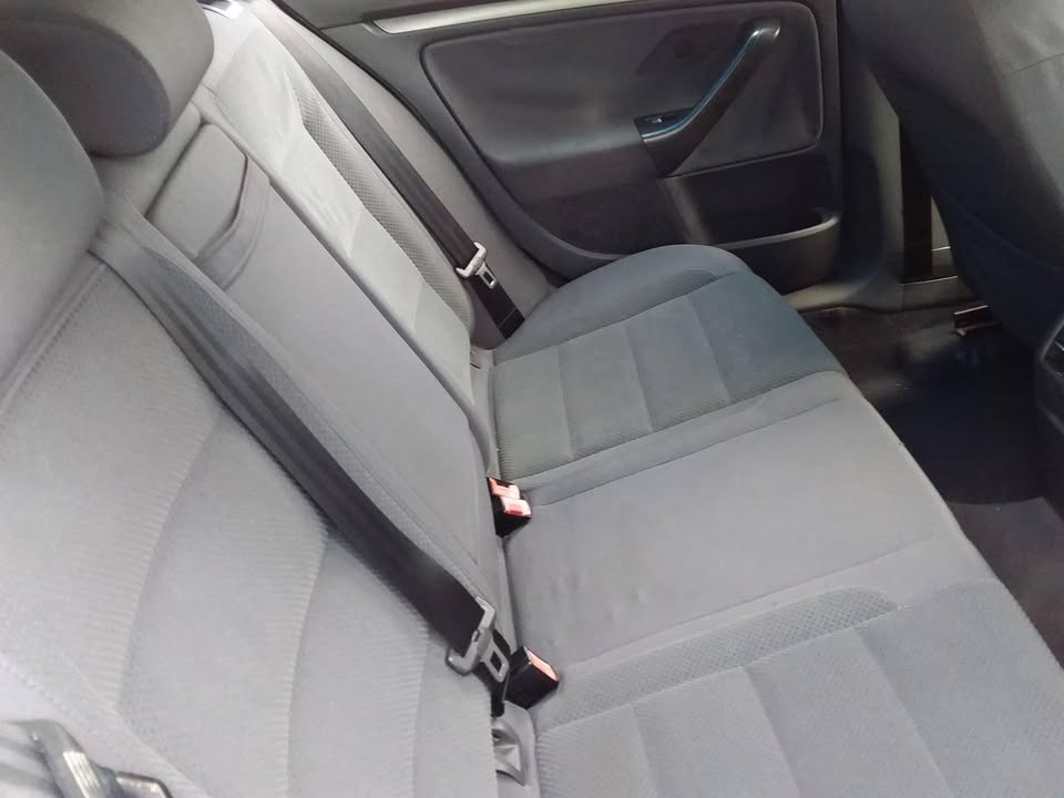 2005 model VW Golf 5 comfort line manual