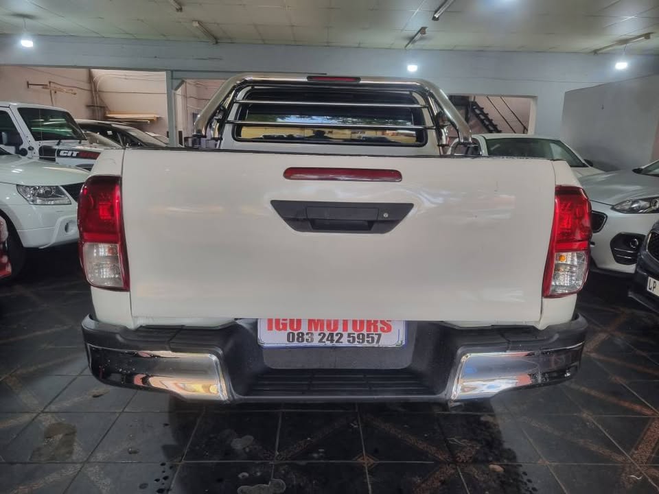 Used Toyota Hilux 2.0 single cab chassis cab - Private Seller