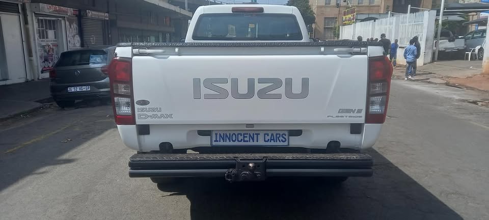 2018 ISUZU KB250 D-MAX FLEETSIDE DIESEL, MANUAL, WHITE COLOUR, MILEAGE