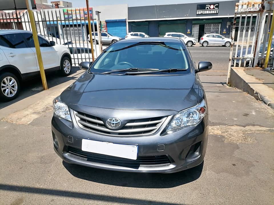 2013 Toyota Professional 1.6 Sedan with a leather seat and Spare key