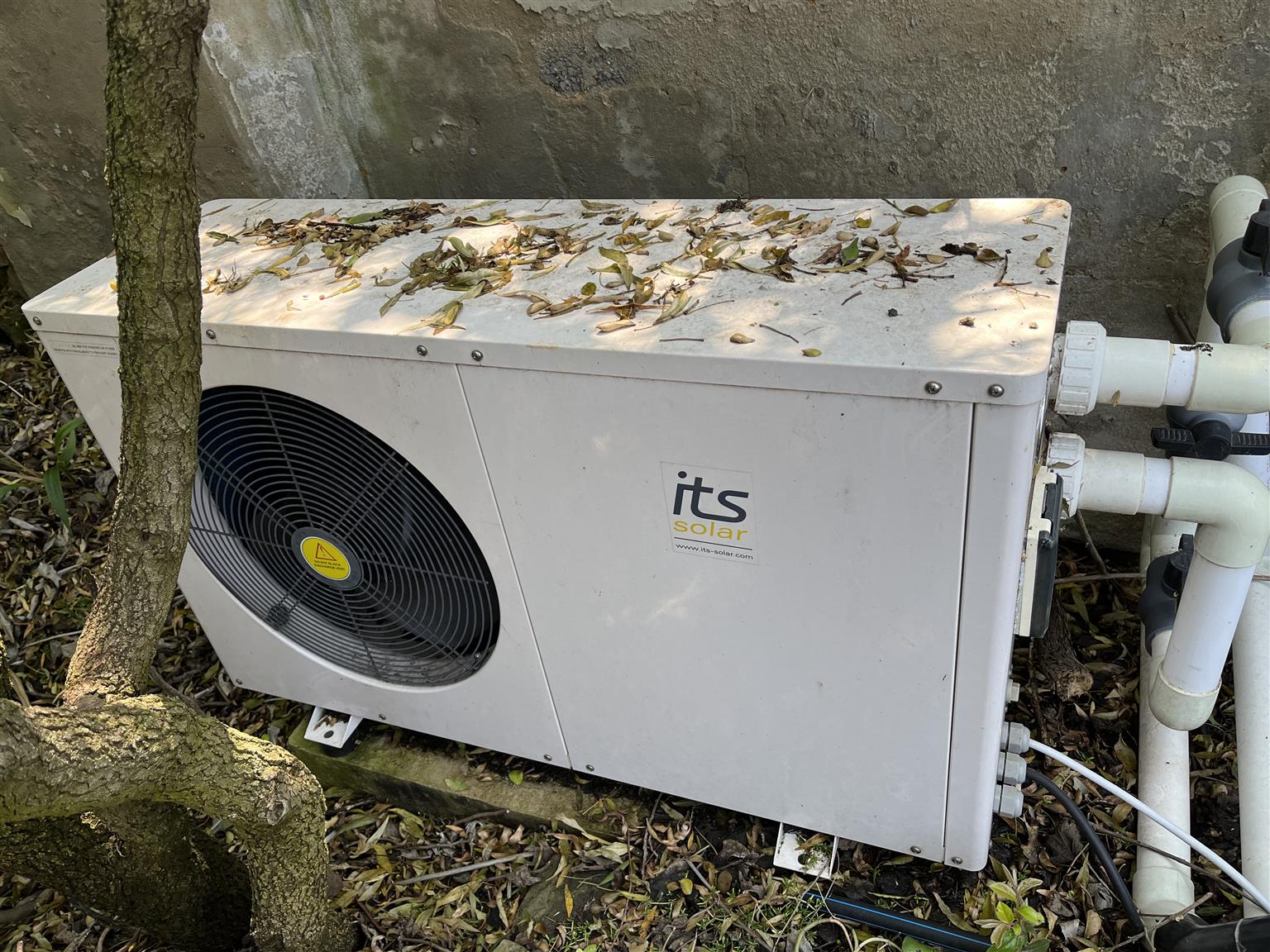 Swimming pool heat pump for sale.. only been used 3 months. Condition  perfect. | Junk Mail