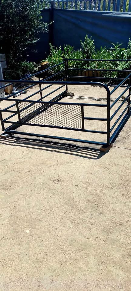 Isuzu single cab cattle rail - Private Seller