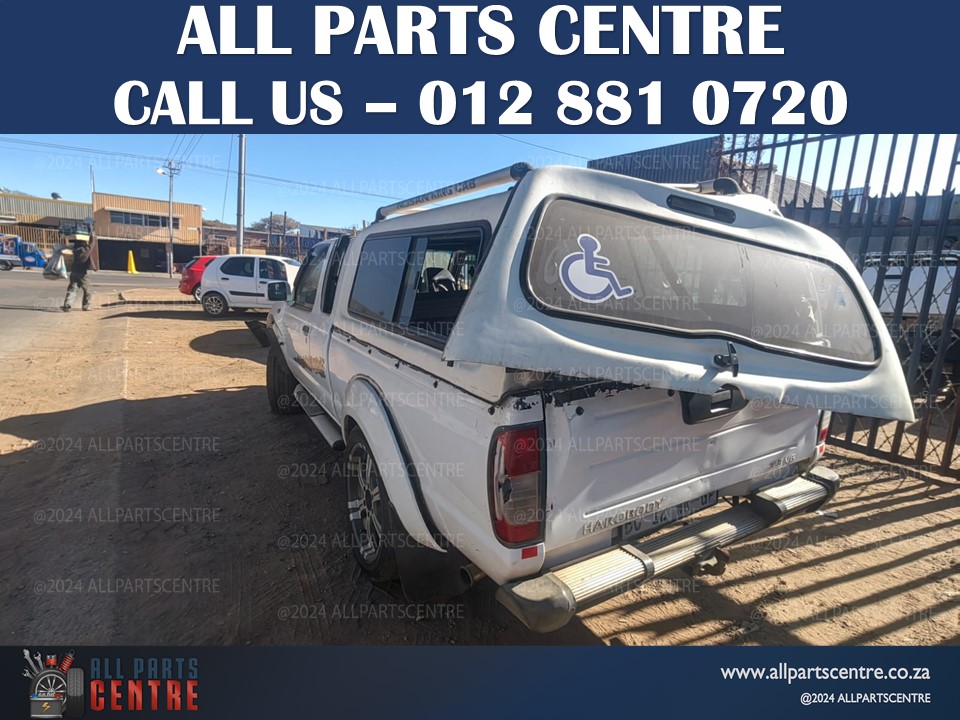 Nissan Np300 2005 stripping for spares