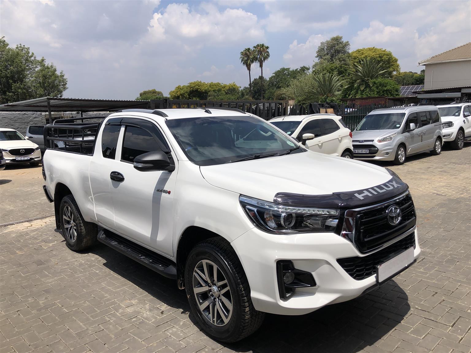 Used 2017 Toyota Hilux 2.4GD-6 Xtra cab SRX - Private Seller Used 2017 Toyota Hilux 2.4GD-6 Xtra cab SRX - Private Seller