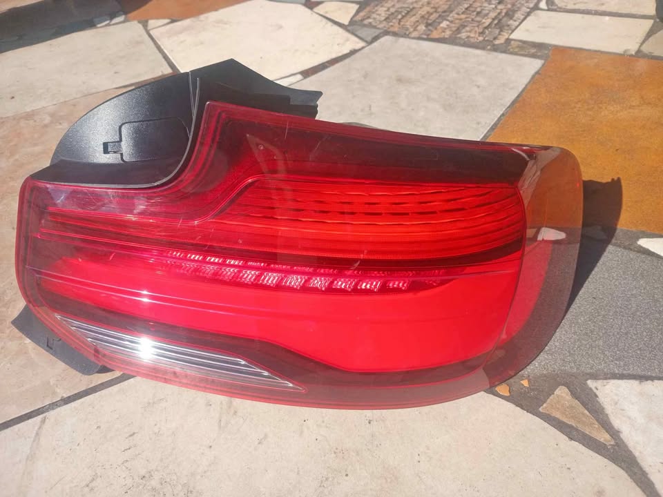 BMW 2 F22 Rear Right LED Taillight Black Line NEW GENUINE - Private Seller BMW 2 F22 Rear Right LED Taillight Black Line NEW GENUINE - Private Seller