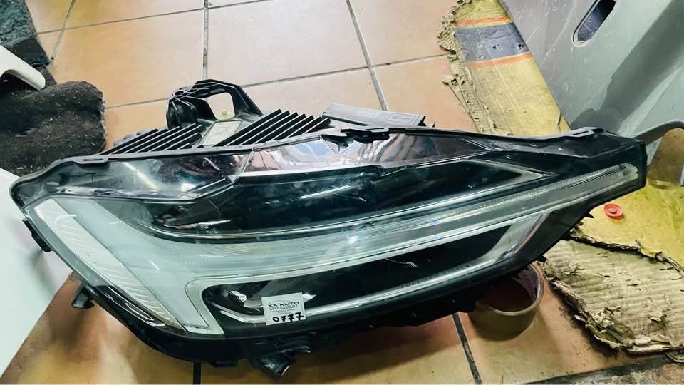 Volvo Xc60 LED headlight - Private Seller