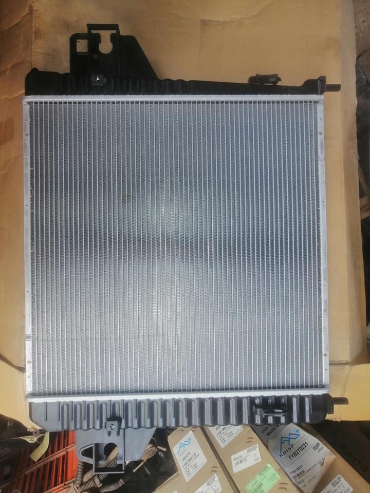 Jeep Cherokee 3.7 radiator 2002 - Private Seller Jeep Cherokee 3.7 radiator 2002 - Private Seller