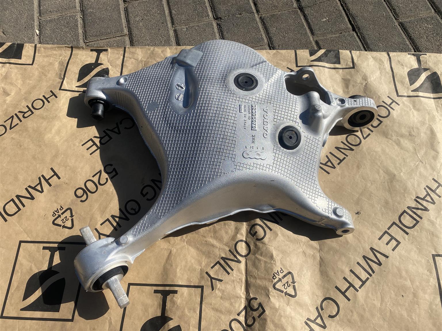 2024 VOLVO XC60 RIGHT REAR LOWER CONTROL ARM FOR SALE. BRAND NEW