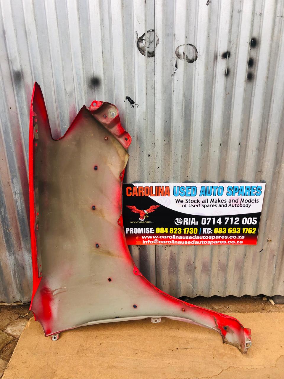 Toyota Hilux D4D Legend 45 left side fender - Private Seller