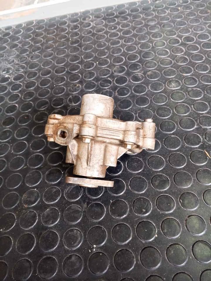 Mazda 2 Skyactive P520 Engine  Water pump & housing - Private Seller