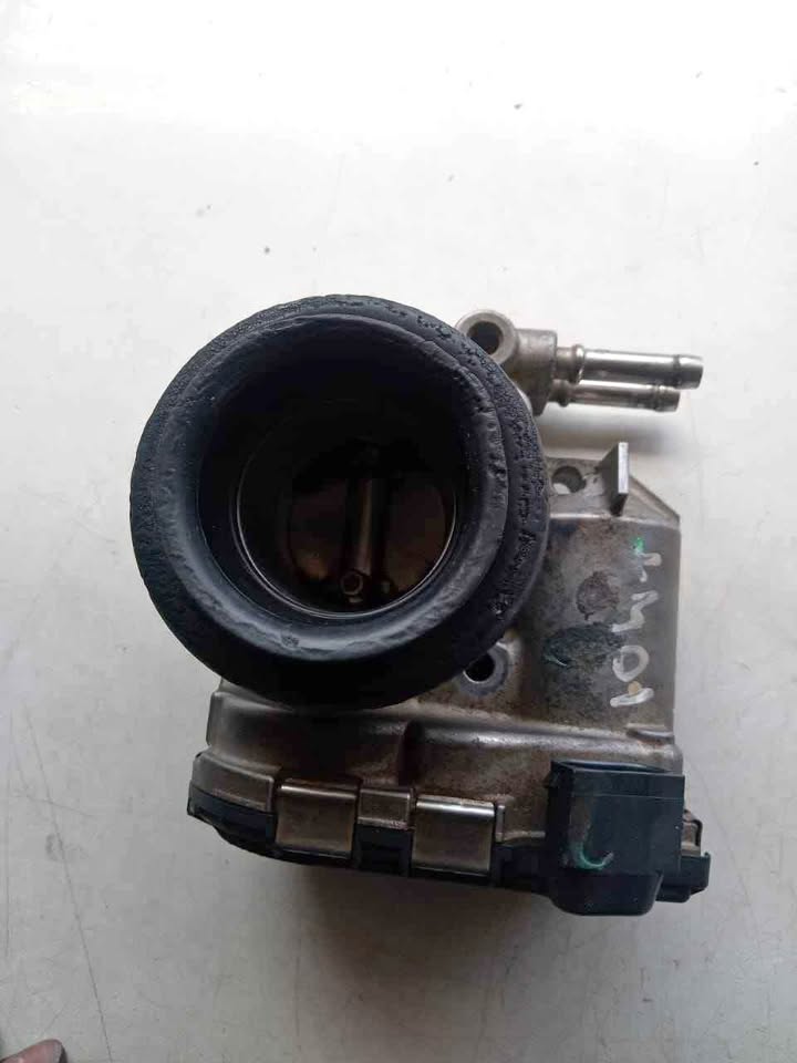 Toyota yaris 1.0 1kr throttle body