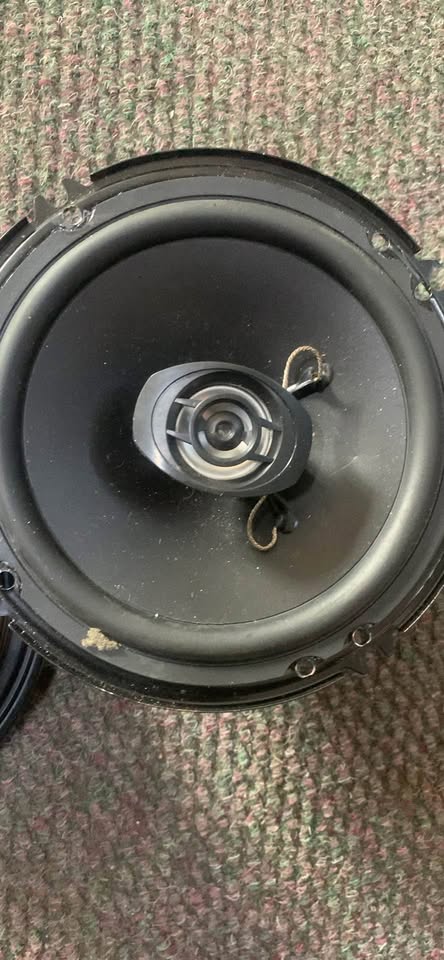 XTC speakers 400watts Impedance 4ohms 6,5 2 way coaxial speakers