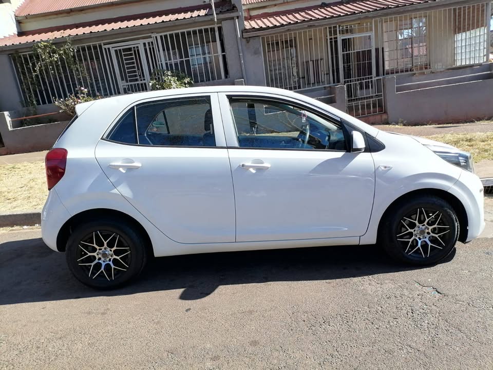 2017 KIA PICANTO 1.0 MANUAL TRANSMISSION IN EXCELLENT CONDITION