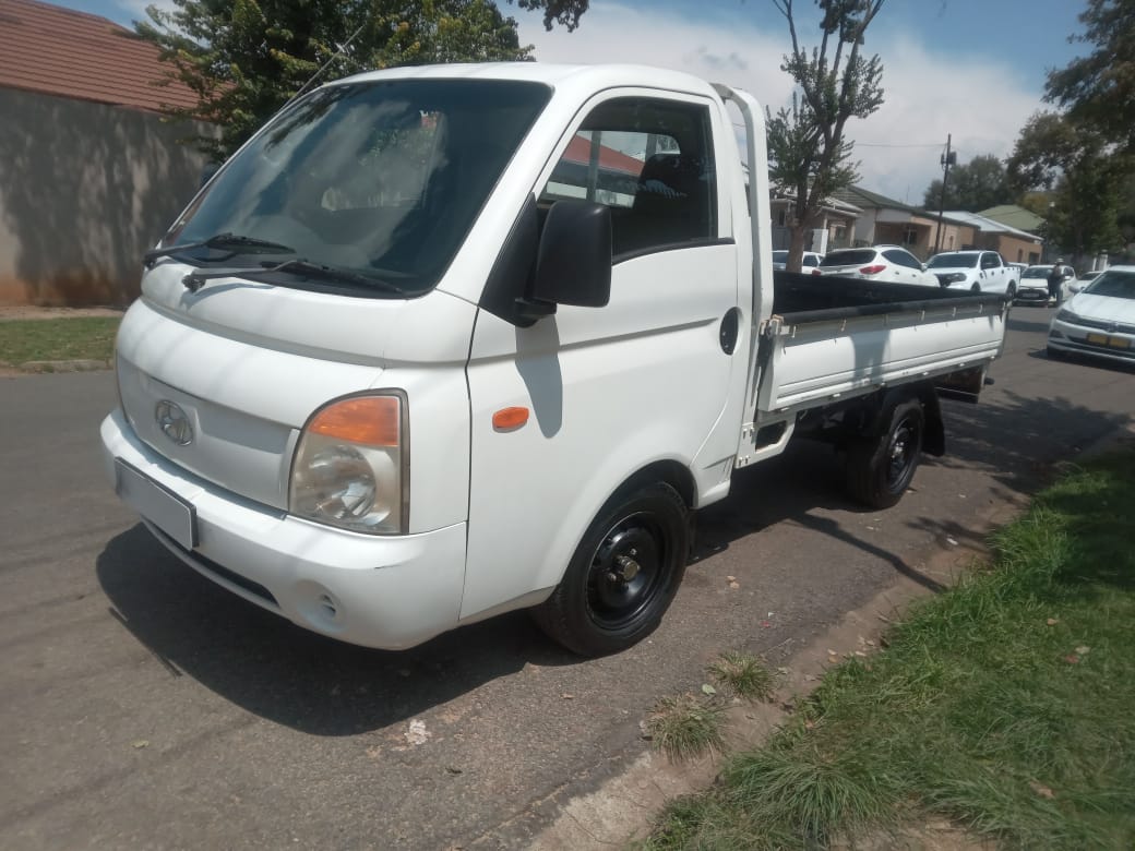 Used 2008 Hyundai H-100 Bakkie 2.6D deck - Private Seller