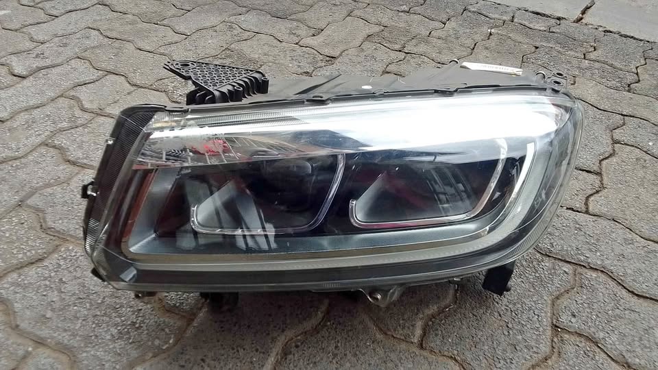TOYOTA URBAN CRUISER HEADLIGHTS - Private Seller TOYOTA URBAN CRUISER HEADLIGHTS - Private Seller