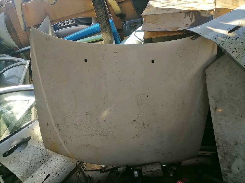 Toyota Corolla RSI/RXI shape Bonnet - Private Seller