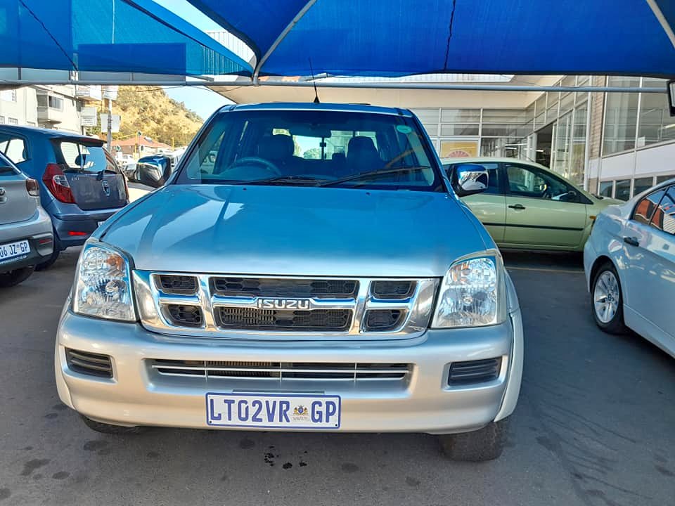 2005 ISUZU KB300 GO BIG DOUBLE CAB WITH CANOPY MANUAL