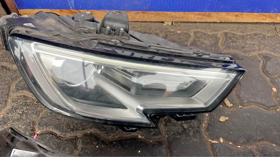 Audi A3 headlight 2017 - Private Seller Audi A3 headlight 2017 - Private Seller