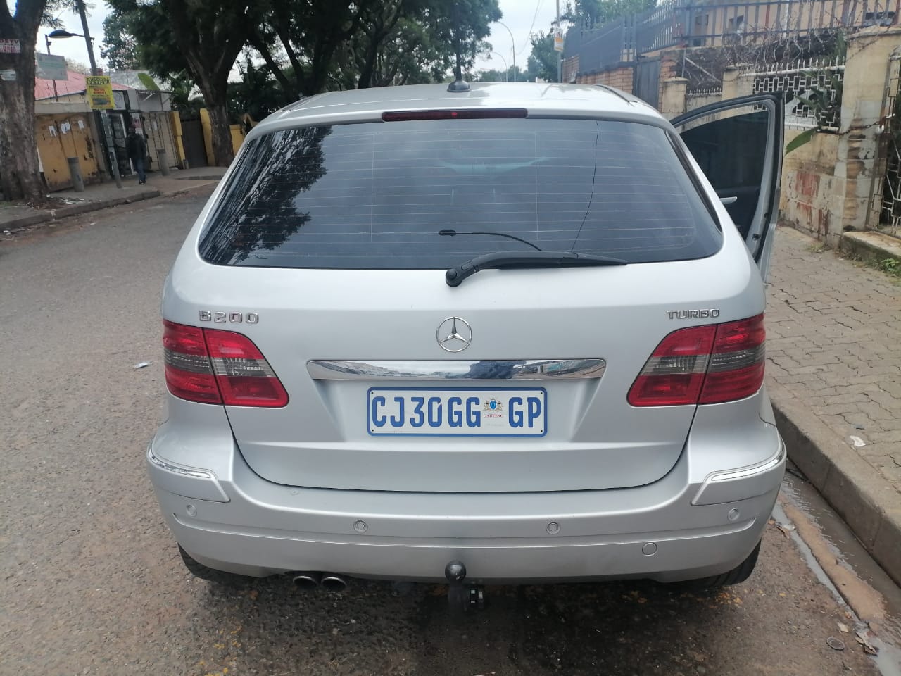 Mercedes (B200 petrol  Turbo)