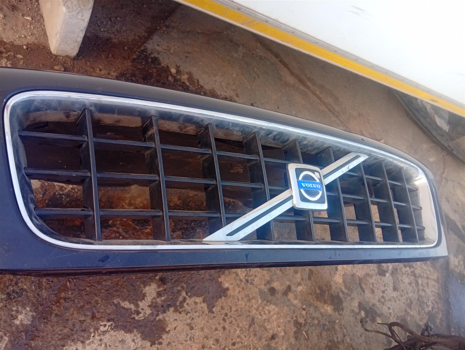 Volvo XC90 complete clean bonnet for sale - Private Seller Volvo XC90 complete clean bonnet for sale - Private Seller