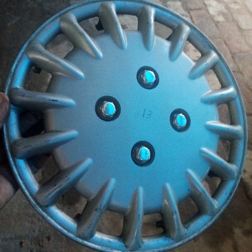 Conquest / Tazz, hub caps - Private Seller Conquest / Tazz, hub caps - Private Seller