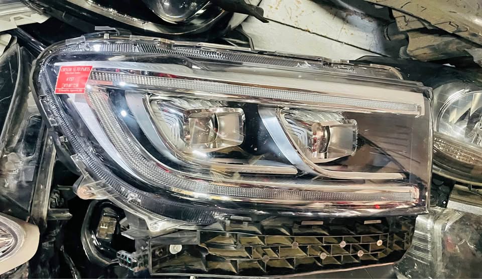 GWM P-Series headlight - Private Seller GWM P-Series headlight - Private Seller