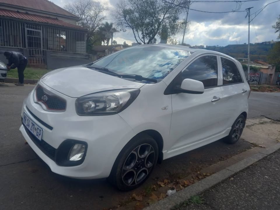2015 Kia Picanto 1.2 Petrol, Automatic, White, 127000 Sunroof, Service Book