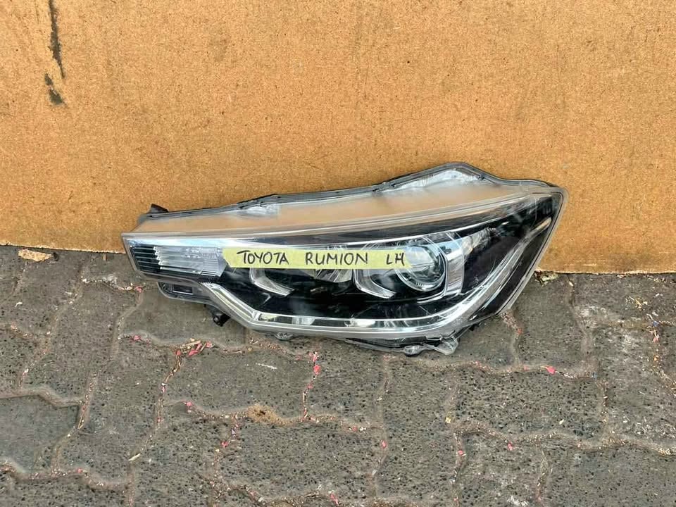 Toyota Rumion Headlight - Private Seller Toyota Rumion Headlight - Private Seller