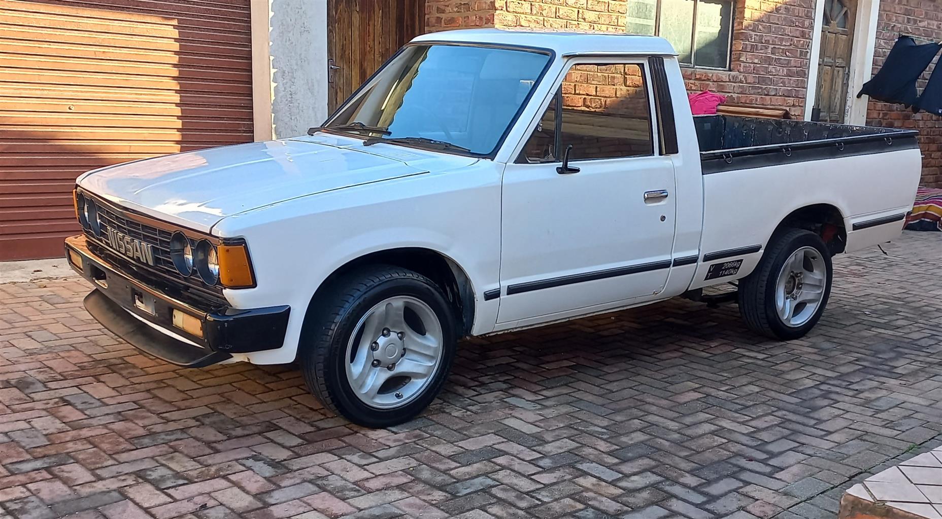 nissan 720 bakkie