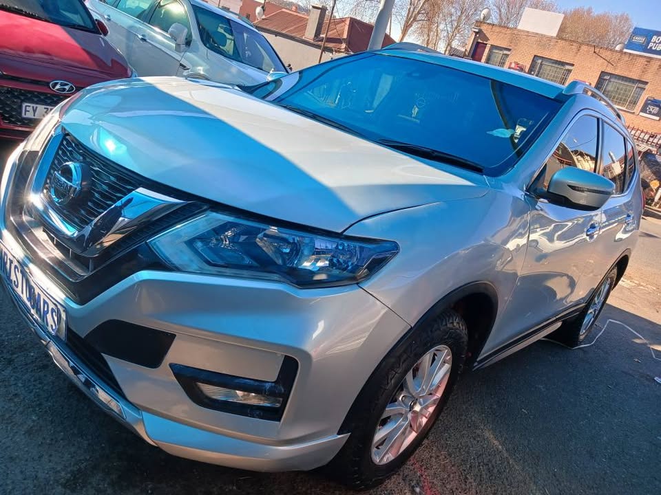 2020 model Nissan X-trail 7-seater hatchback 4x4 automatic transmission petrol 2.5 engine capacity