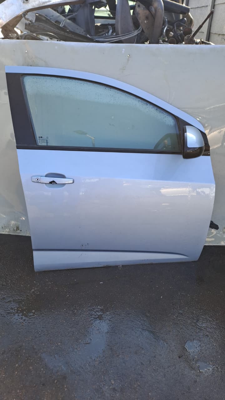 2012 Chevrolet Sonic Right Front Door Complete for sale used - Private Seller 2012 Chevrolet Sonic Right Front Door Complete for sale used - Private Seller