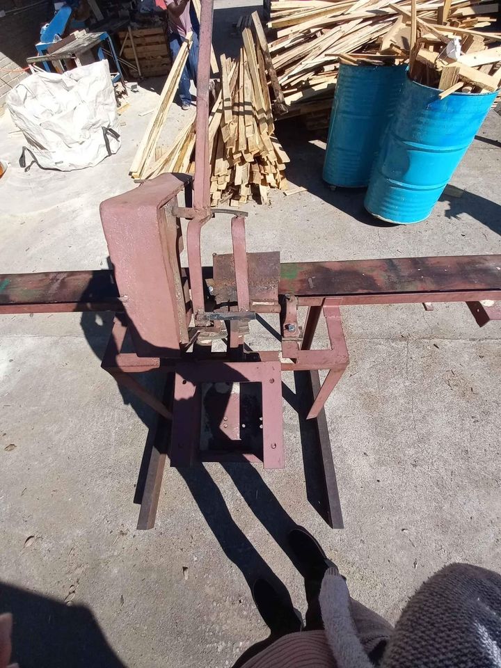Steel Cut Off Saw Table And Bracket Junk Mail
