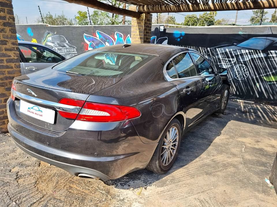 2012 Jaguar xf 2.2d stripping as spares face-lift