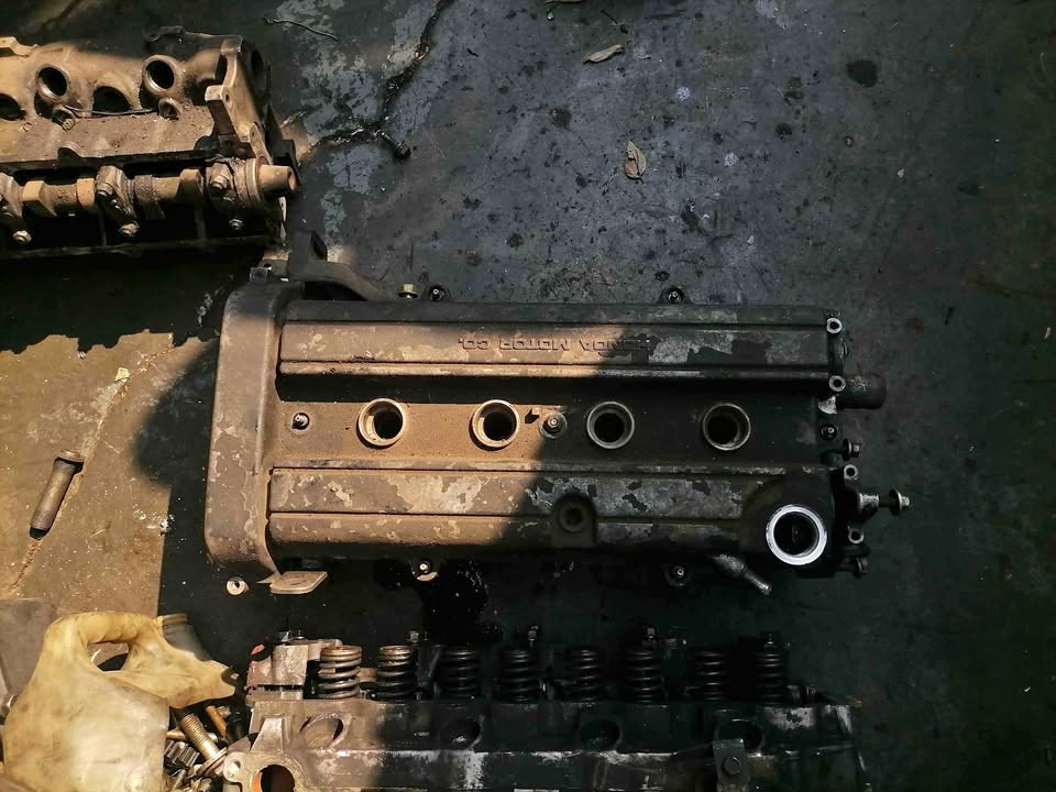 Honda B18 cylinder head - Private Seller Honda B18 cylinder head - Private Seller