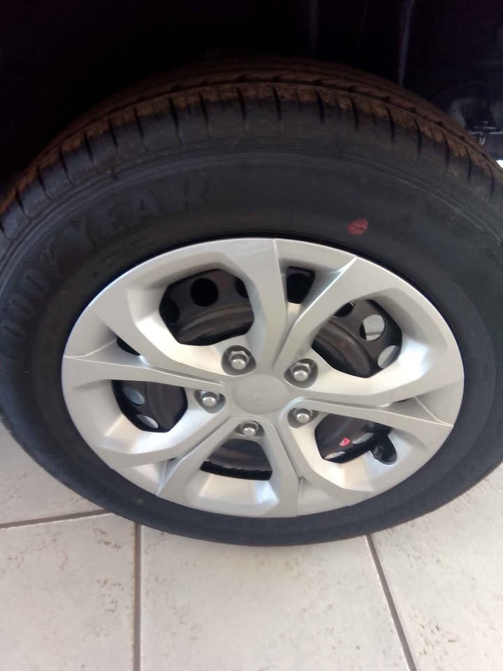 15" Kia wheel caps - Private Seller