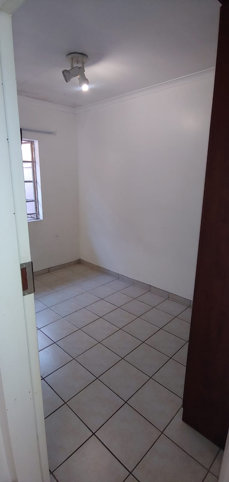 Large Clean Cozy Room To Rent For A Lady Next To Centurion Mall Junk Mail