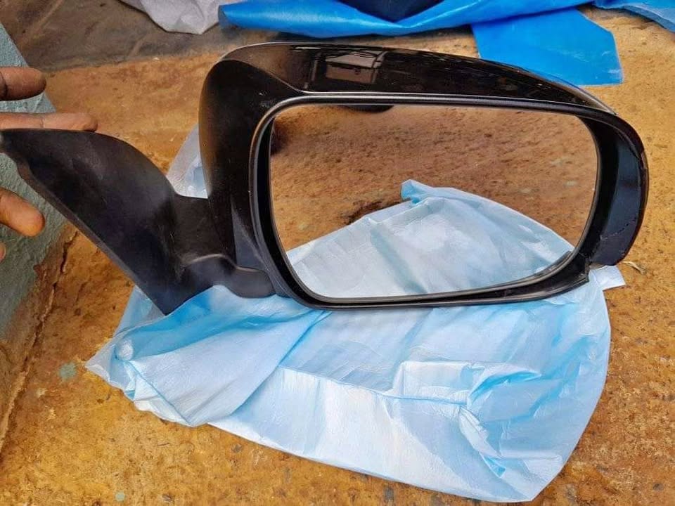 Toyota fotuner chrome Mirror - Private Seller Toyota fotuner chrome Mirror - Private Seller